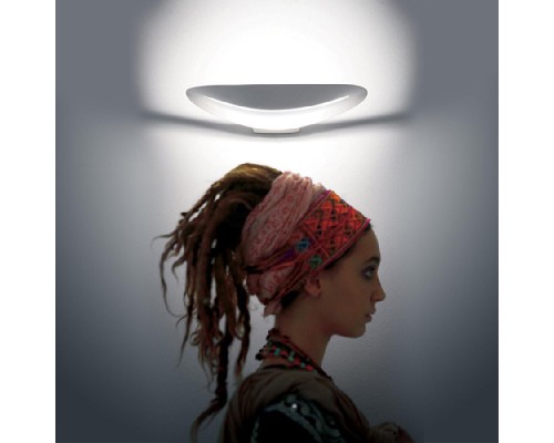 Настенный светильник Mesmeri 0916040A Artemide