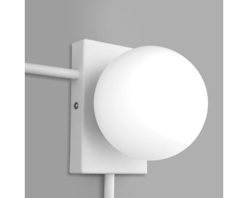 Настенный светильник Fredo 40034/1 белый Eurosvet