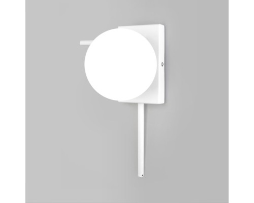 Настенный светильник Fredo 40036/1 белый Eurosvet