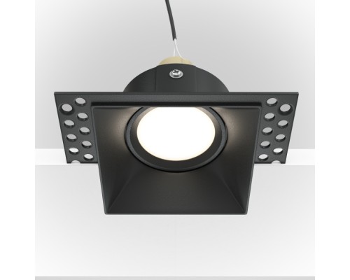 Точечный светильник Dot DL042-01-SQ-B Maytoni