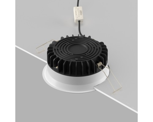 Точечный светильник Okno DL055-12W3-4-6K-W Maytoni