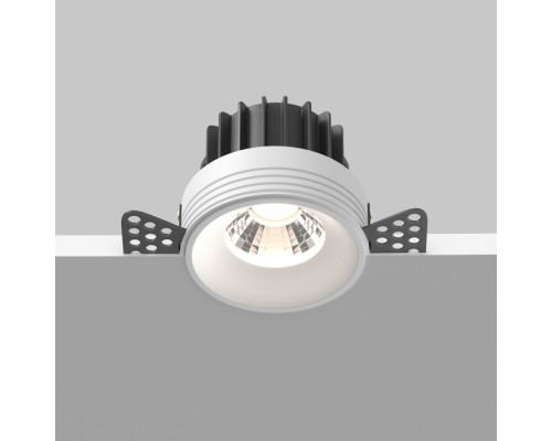 Точечный светильник Round DL058-12W4K-TRS-W Maytoni